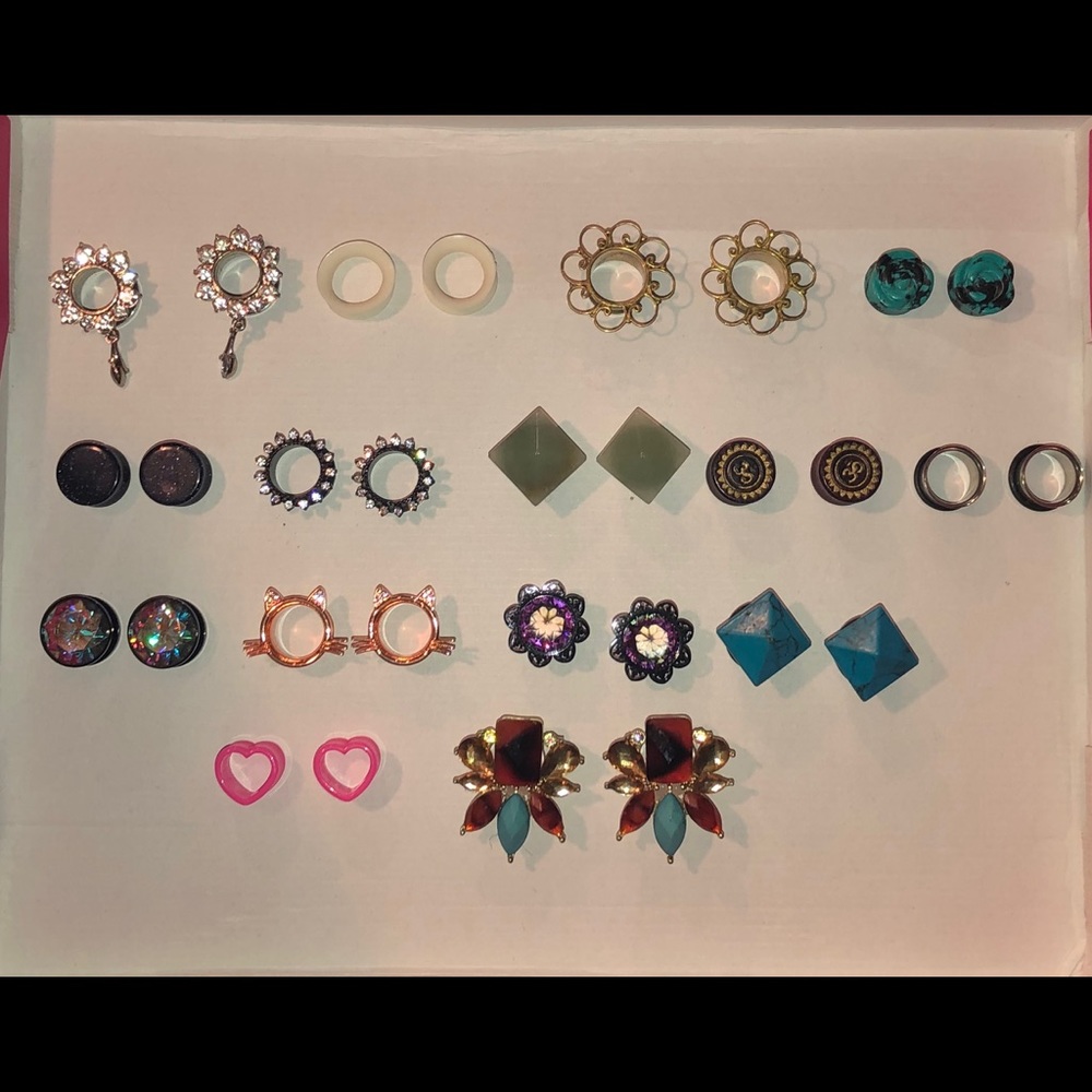 Lot of  5/8 plugs and tunnels